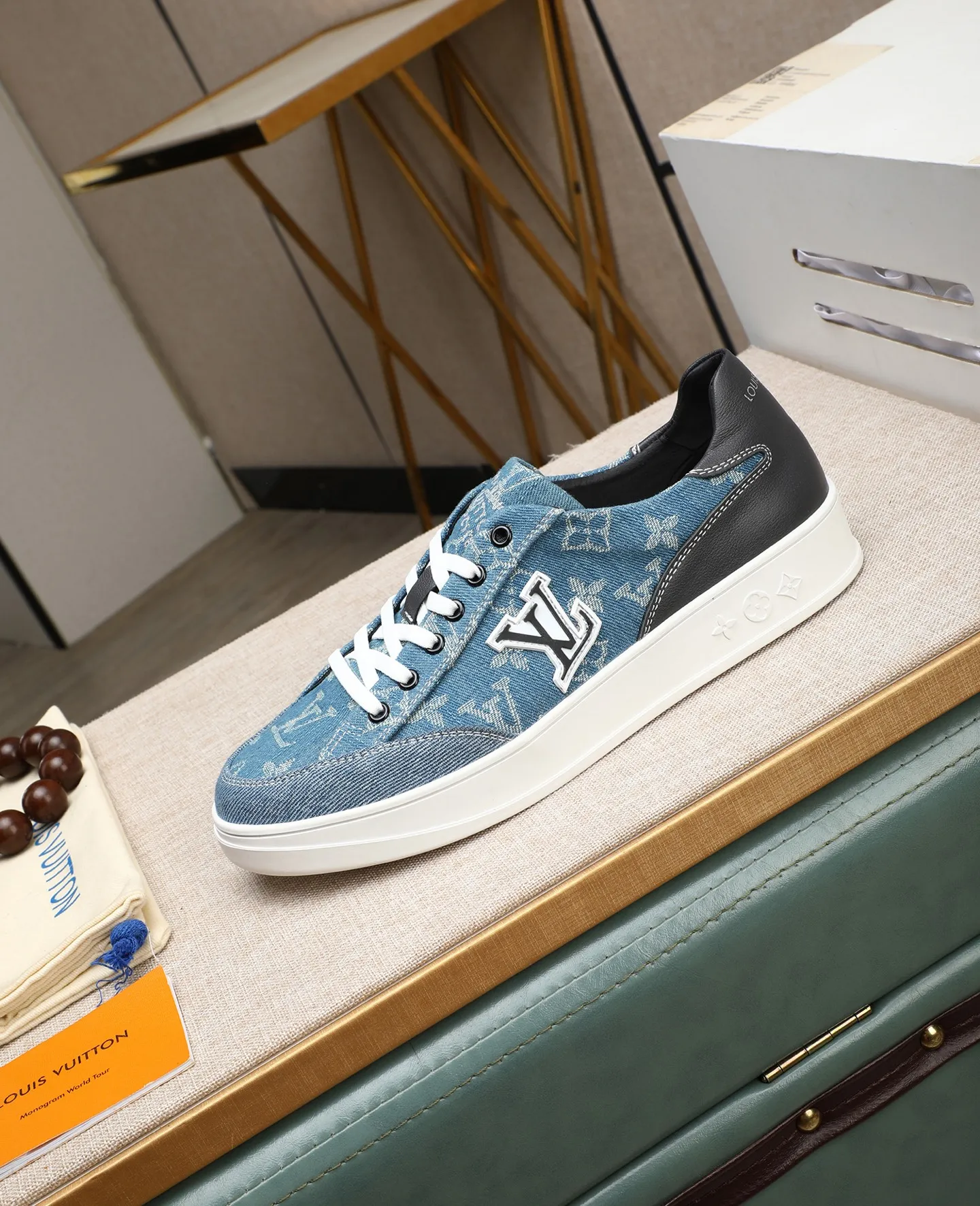 Men's shoes 💰440 📛📛【LOUIS VUITTON】Louis Vuitton’s 2025 official website synchronized new products👟Milan fashion catwalk style🇰🇾🇰🇾LV family logo, big coffee style, a must-have for fashionistas⚠️First layer calfskin➕Genuine leather lining➕Official website original version special outsole👞Number 38-44